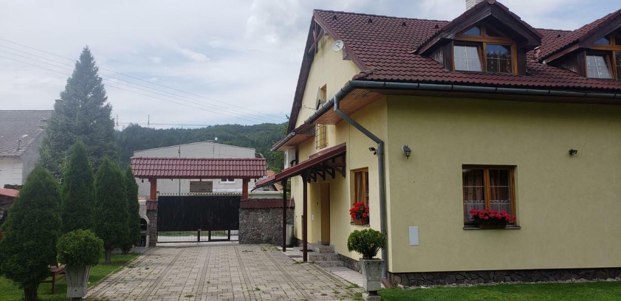 Penzion Hacienda Liptovská Osada 外观 照片
